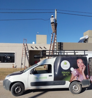 Coyspu realizó conexiones de TV e Internet en barrio San José y el próximo es Villa Argentina