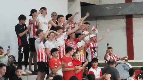 Doblete de triunfos de Argentino en el 25 provincial de básquet cordobés