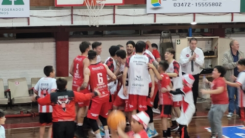 Doblete de triunfos de Argentino en el 25 provincial de básquet cordobés