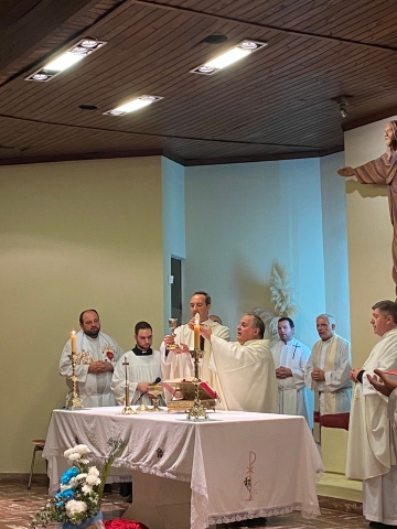 “Jesucristo ha cambiado mi vida, pasé de una superficial a una con sentido”, dijo el nuevo párroco José Ignacio Defagot