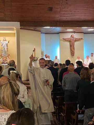 “Jesucristo ha cambiado mi vida, pasé de una superficial a una con sentido”, dijo el nuevo párroco José Ignacio Defagot