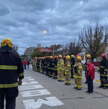“El que empieza a ser bombero lo lleva adentro y lo sigue de por vida”, dijo en su día el subjefe Hernán Gilli 