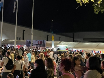 Gran concurrencia de gente en la Fiesta de las Colectividades 2023
